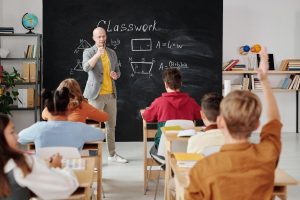 6 Qualities of Excellent Teachers in Today’s Time