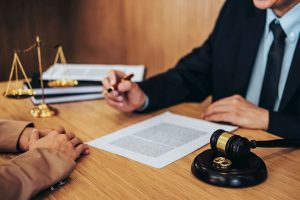 How Does a Family Law Lawyer Help in Divorce?